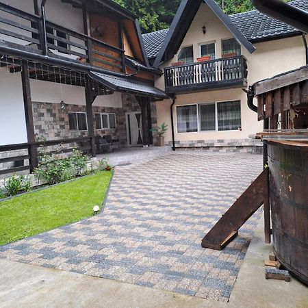 Rucăr Casa Raulヴィラ エクステリア 写真