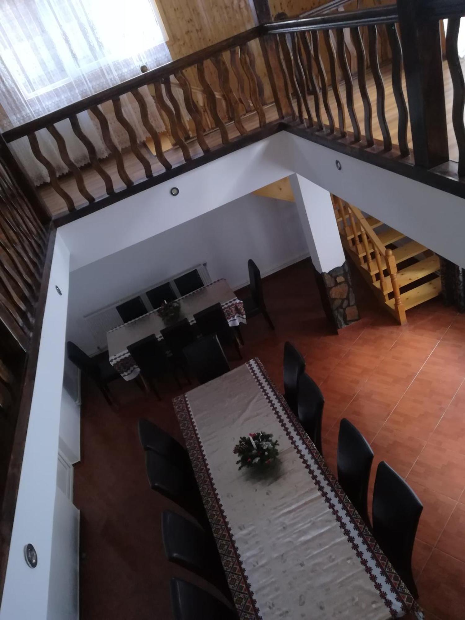 Rucăr Casa Raulヴィラ エクステリア 写真