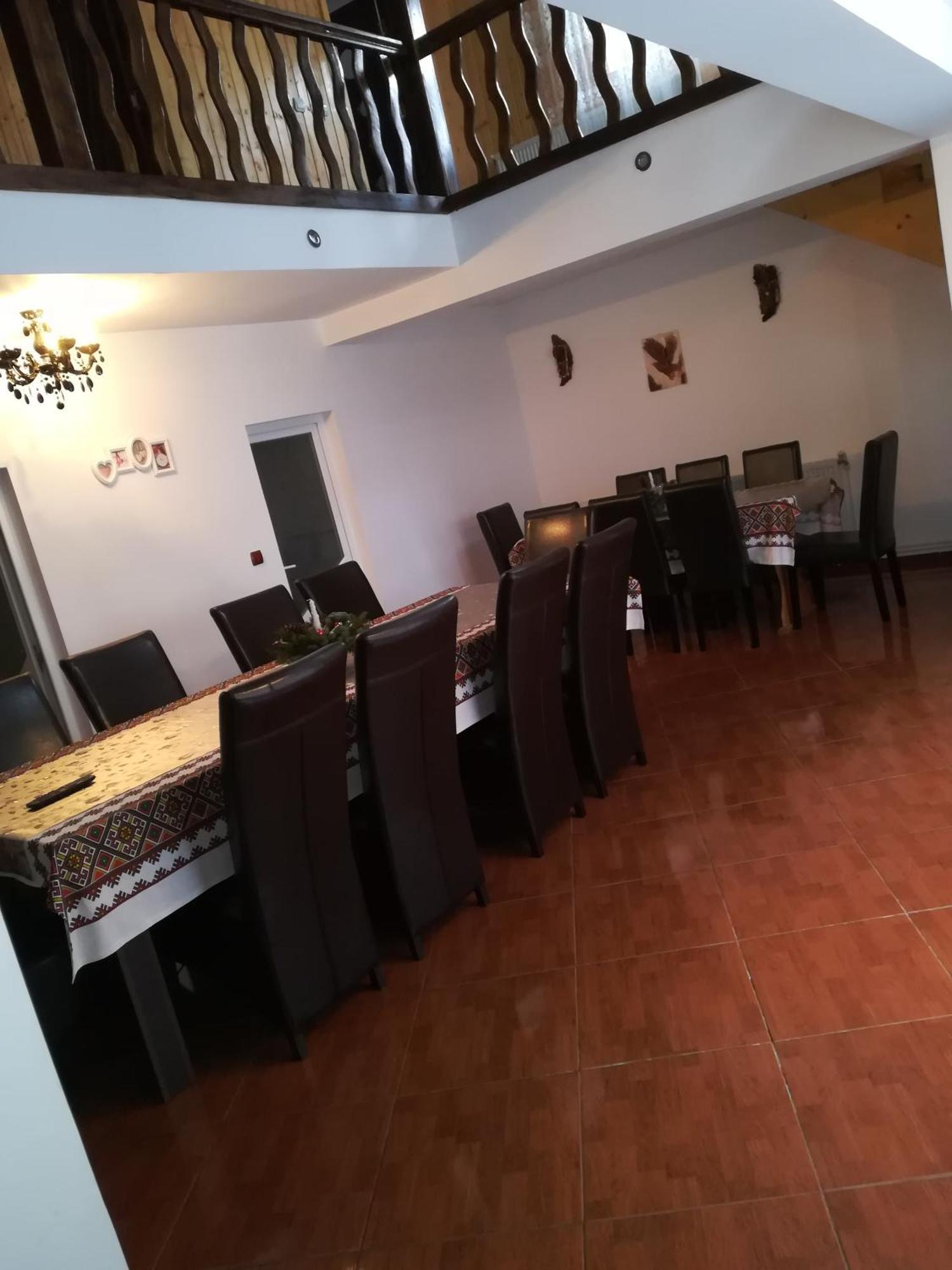 Rucăr Casa Raulヴィラ エクステリア 写真