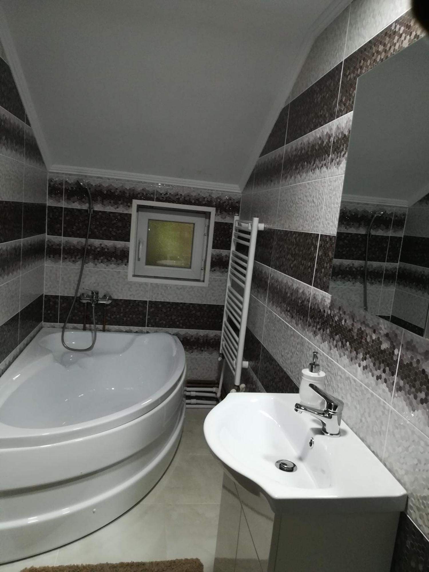 Rucăr Casa Raulヴィラ エクステリア 写真