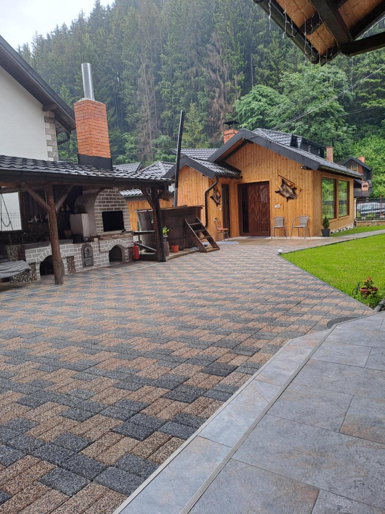 Rucăr Casa Raulヴィラ エクステリア 写真